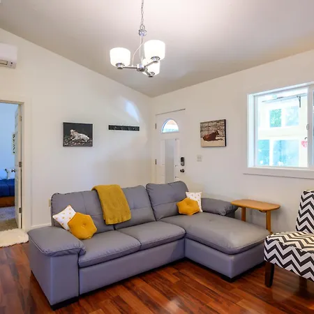 Blue House - Private 2 Bed, 2 Bath Home With Garage Eugene Exterior photo