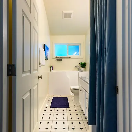 Blue House - Private 2 Bed, 2 Bath Home With Garage Eugene Exterior photo