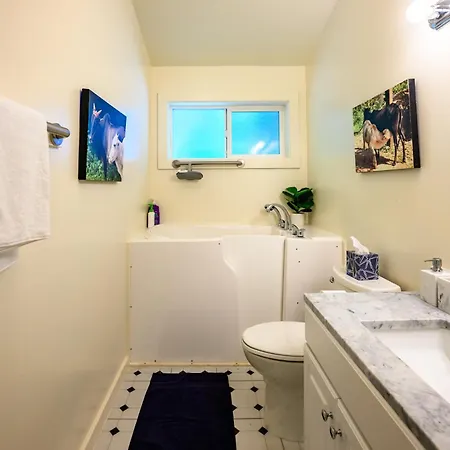 Blue House - Private 2 Bed, 2 Bath Home With Garage Eugene Exterior photo