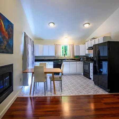 Blue House - Private 2 Bed, 2 Bath Home With Garage Eugene Exterior photo
