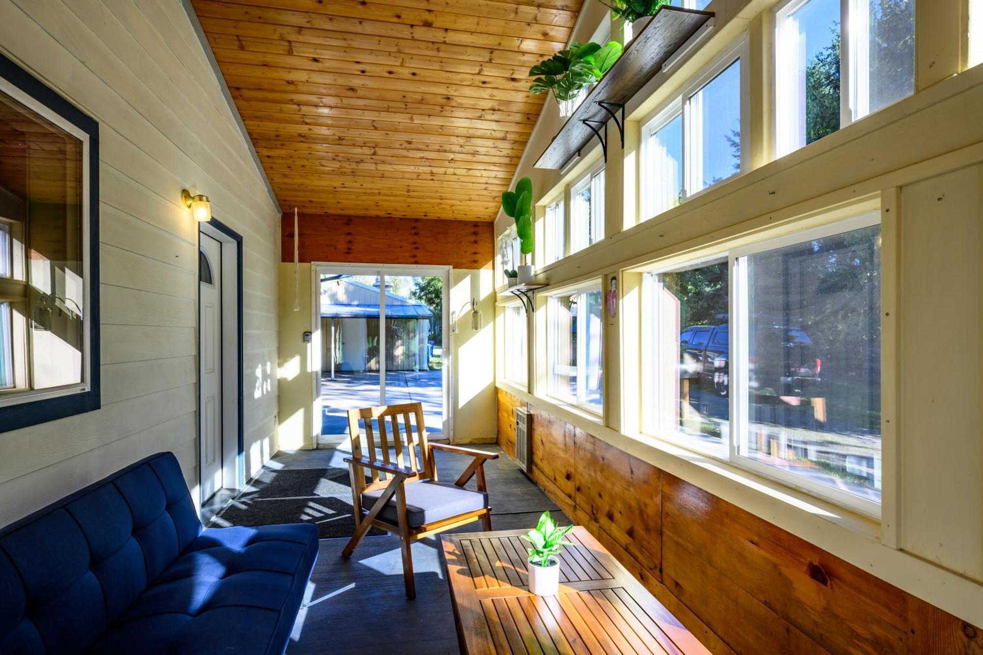 Blue House - Private 2 Bed, 2 Bath With Garage * Eugene