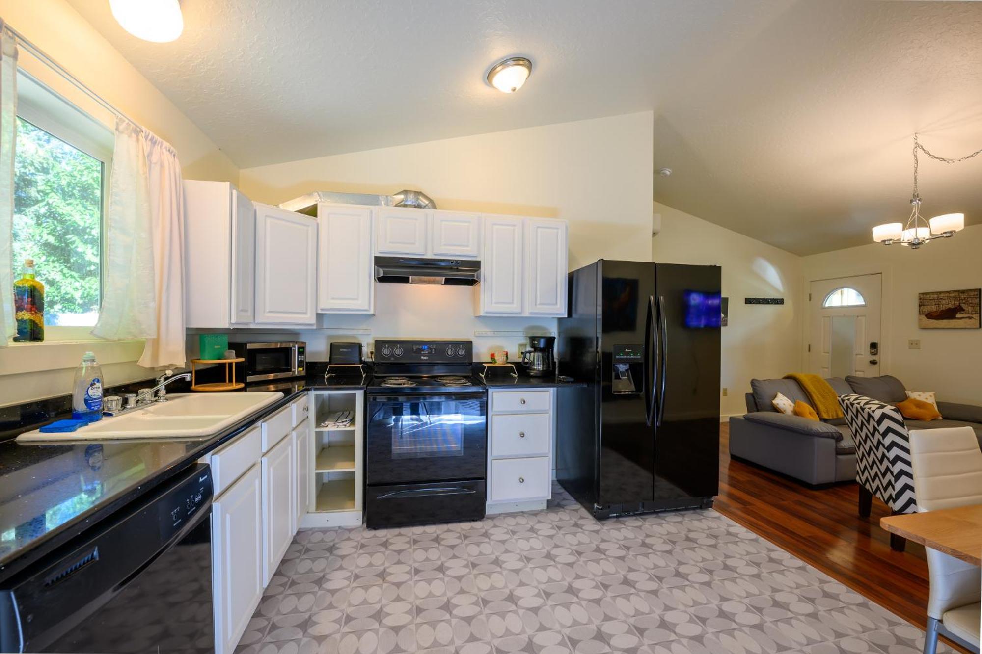 Hébergement de vacances Blue House - Private 2 Bed, 2 Bath With Garage *