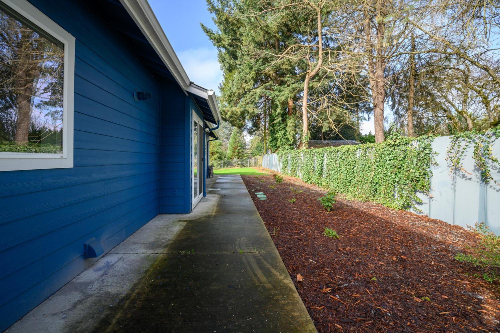 Hébergement de vacances Blue House - Private 2 Bed, 2 Bath With Garage *